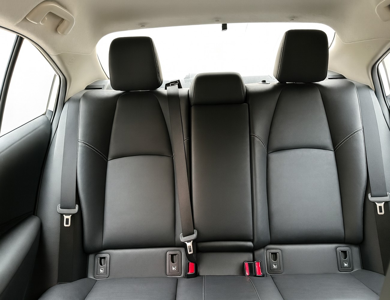 經濟五人座轎車圖片4