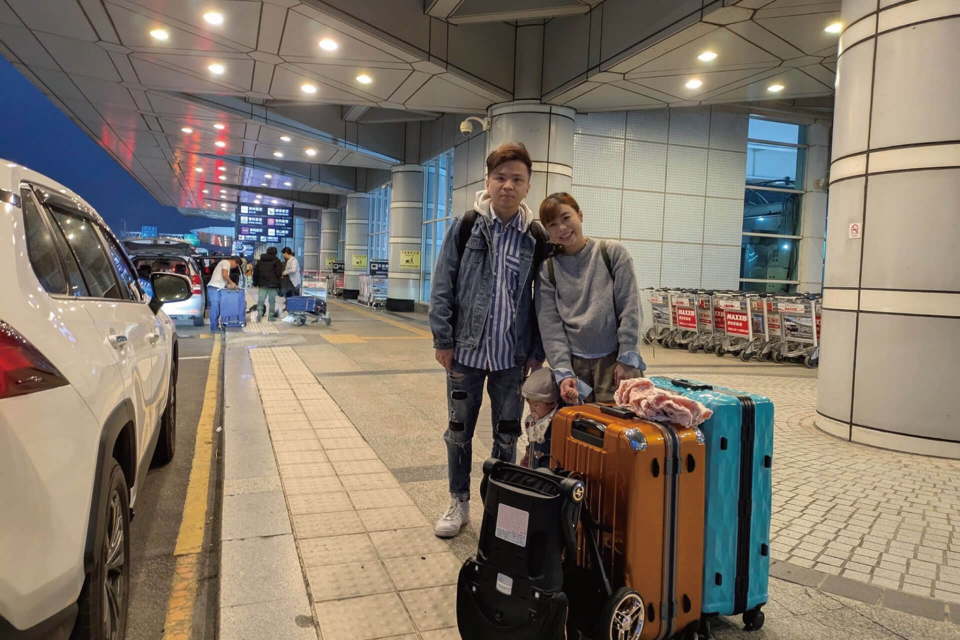 小港機場包車接送｜香港旅客指定眾恆接駁RAV4，開啟台灣甜蜜自由行圖片