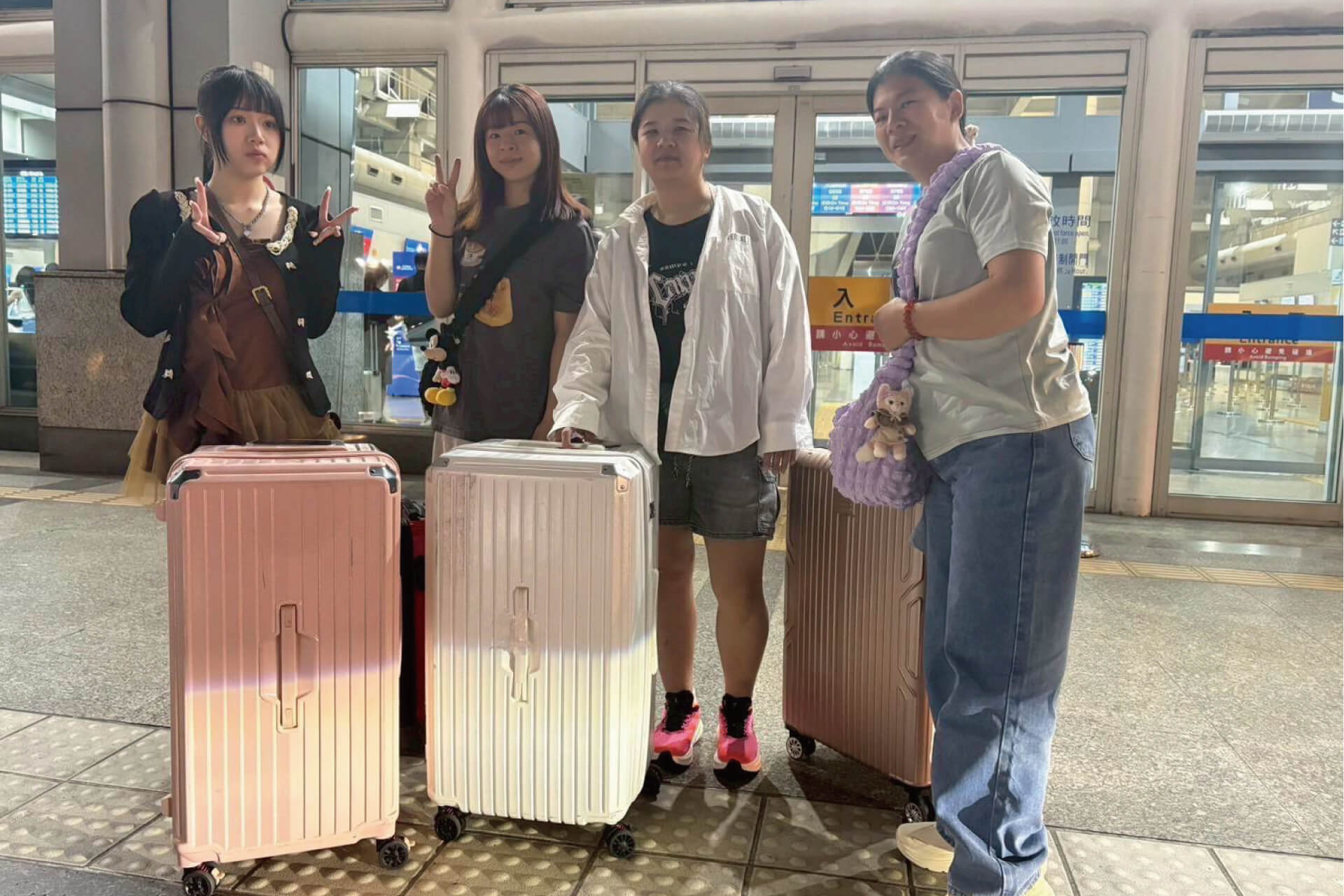四個女人的出國早晨，一趟從高雄市區到小港機場的安心出發圖片